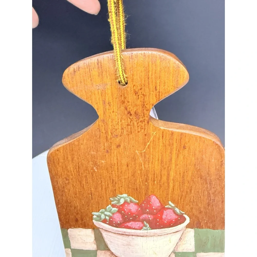 Vintage 80s Hand Painted Strawberry Cutting Board Grannycore Kitchen Folk Art